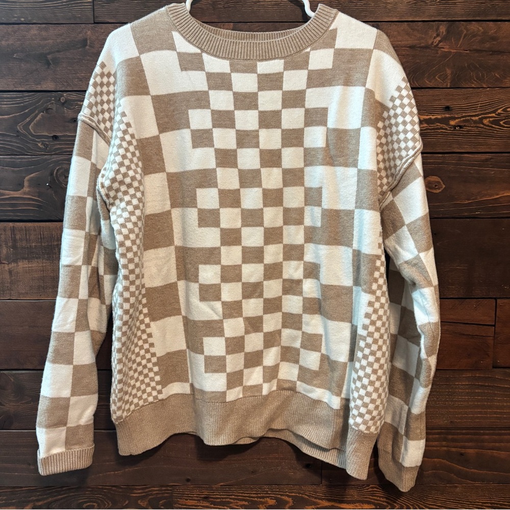 Women's Checkered Beige and White Sweater